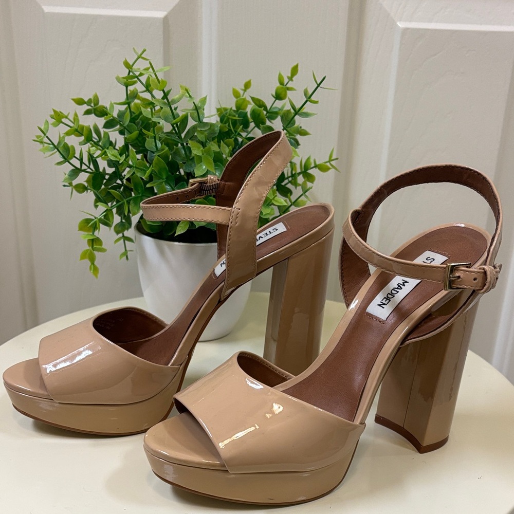 Steve Madden Nude Patent Platform Heels